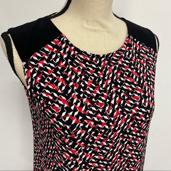Vince Camuto Abstract Red Black and Red Sleeveless Blouse Top Size XS - Picture 2 of 8